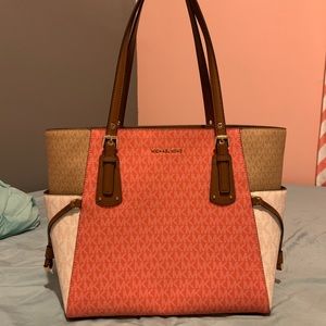 Michael Kors Voyager Tote